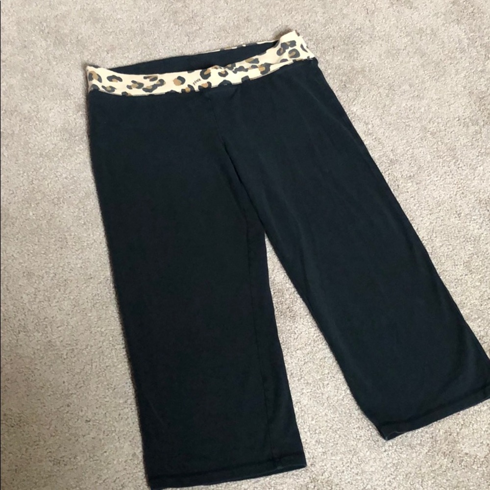 Pink VS Leopard Wide Crop Leggings